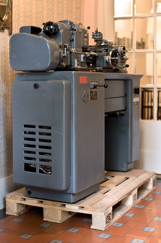 Lathe standing in Beat Haldimann's hallway